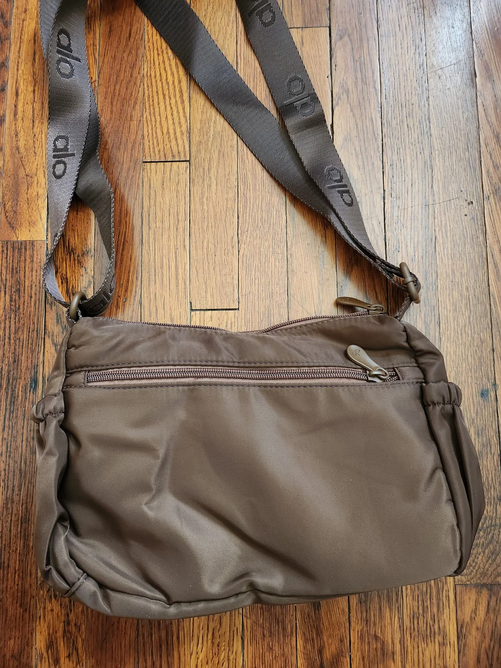 AL0 Y0ga Small Brown Crossbody Shoulder Bag